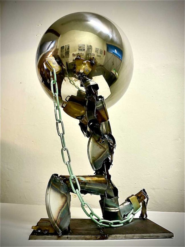 Rüdiger Wenzel, "Atlas", 2024, Stahl, 80 x 40 x 40 cm